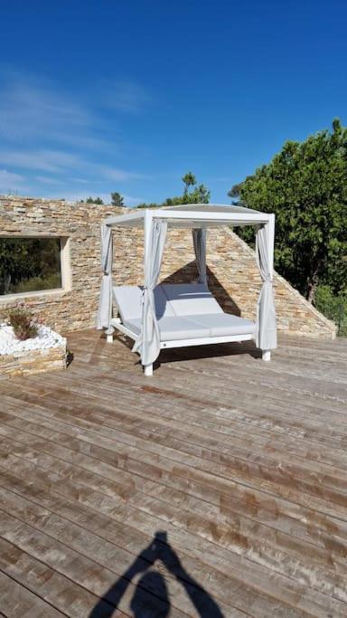 Magnifique Villa De Luxe Au Coeur De La Garrigue Nimes Exterior photo