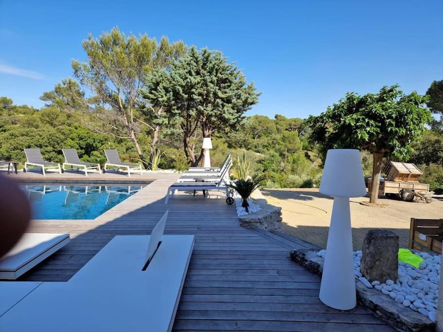 Magnifique Villa De Luxe Au Coeur De La Garrigue Nimes Exterior photo